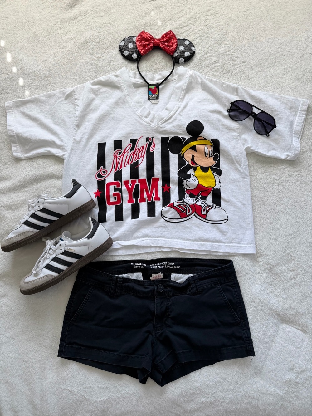 Vintage 90’s Mickey’s Gym V-Neck Tee